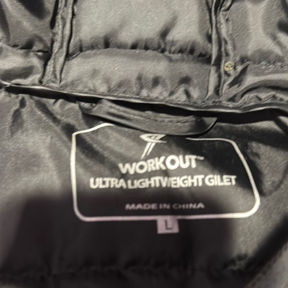 Camouflage Puffer Vest with Hood - Picture 3 of 4